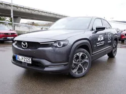 Grau Gebraucht 2024 Mazda MX30 Makoto SUV | 29.990 € (Fairer Preis)