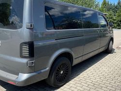 Grau Gebraucht 2012 VW Caravelle Van / Kleinbus | 11.111 €