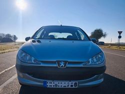 Silber Gebraucht 2003 Peugeot 206 Tendance Limousine | 1.250 € (Fairer Preis)