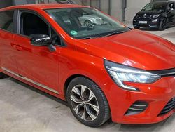 Rot Gebraucht 2022 Renault Clio V Evolution Kleinwagen | 11.499 € (Guter Preis)