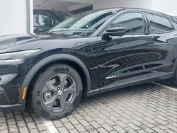 Schwarz Gebraucht 2021 Ford Mustang Mach-E Basis SUV | 27.990 € (Superpreis)