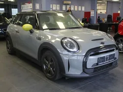Grün Gebraucht 2022 Mini Cooper SE Classic Kleinwagen | 16.980 € (Guter Preis)