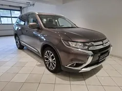 Braun Gebraucht 2018 Mitsubishi Outlander Edition SUV | 16.999 € (Fairer Preis)