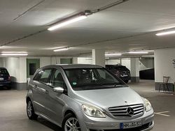 Grau Gebraucht 2006 Mercedes B200 Van / Kleinbus | 3.700 € (Fairer Preis)