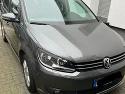 Grau Gebraucht 2015 VW Touran Comfortline Van / Kleinbus | 12.999 € (Superpreis)