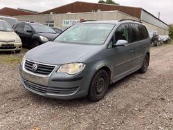 Grau Gebraucht 2008 VW Touran Van / Kleinbus | 1.499 € (Teuer)