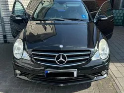 Schwarz Gebraucht 2009 Mercedes R320 Van / Kleinbus | 7.900 € (Teuer)