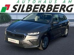 Grau Gebraucht 2024 Skoda Scala Essence Kleinwagen | 18.949 € (Guter Preis)