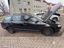 Schwarz Gebraucht 2006 VW Passat Kombi | 500 € (Superpreis)