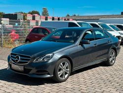 Grau Gebraucht 2013 Mercedes E200 Limousine | 15.990 € (Fairer Preis)