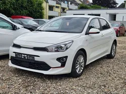 Weiß Gebraucht 2022 Kia Rio Limousine | 15.500 € (Fairer Preis)
