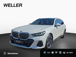 Weiss Gebraucht 2024 BMW 520 M Sport Kombi | 50.830 € (Superpreis)
