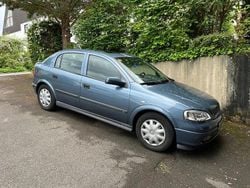 Blau Gebraucht 1998 Opel Astra Sportive Limousine | 800 € (Guter Preis)