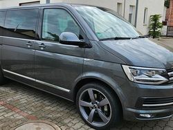 Grau Gebraucht 2016 VW T6 Highline Van | 36.000 € (Superpreis)