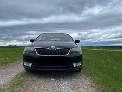Schwarz Gebraucht 2013 Skoda Rapid Active Limousine | 3.800 € (Etwas zu teuer)