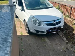Weiß Gebraucht 2009 Opel Corsa Kleinwagen | 1.500 € (Guter Preis)