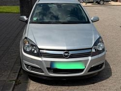 Silber Gebraucht 2004 Opel Astra Kombi | 1.200 € (Guter Preis)