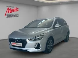 Silber Gebraucht 2017 Hyundai i30 Trend Kombi | 11.440 € (Fairer Preis)