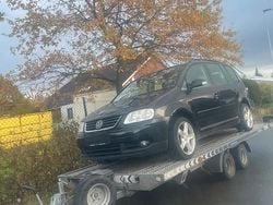Schwarz Gebraucht 2005 VW Touran Van / Kleinbus | 1.500 € (Superpreis)