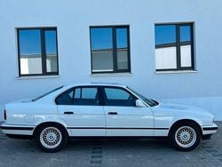 Weiß Gebraucht 1989 BMW 520 Limousine | 7.990 €