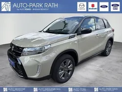 Savannah ivory met./cosmic black pearl metallic (b Neu 2025 Suzuki Vitara Comfort SUV | 22.490 € (Guter Preis)