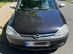 Schwarz Gebraucht 2003 Opel Corsa Kleinwagen | 500 € (Guter Preis)