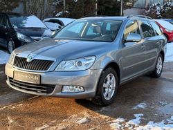 Grau Gebraucht 2013 Skoda Octavia Best of Kombi | 8.990 € (Fairer Preis)