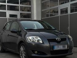 Grau Gebraucht 2009 Toyota Auris Life Kleinwagen | 8.490 € (Teuer)
