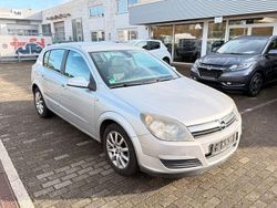 Silber Gebraucht 2004 Opel Astra Elegance Limousine | 2.490 € (Fairer Preis)