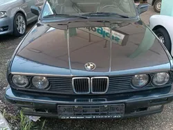 Schwarz Gebraucht 1990 BMW 318 Cabriolet Cabrio | 9.800 €