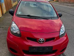 Rot Gebraucht 2010 Toyota Aygo Kleinwagen | 1.750 € (Fairer Preis)