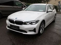 Weiß Gebraucht 2021 BMW 318 Performance Limousine | 22.900 € (Guter Preis)