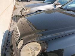 Schwarz Gebraucht 2005 Mercedes E280 Avantgarde Kombi | 2.400 €