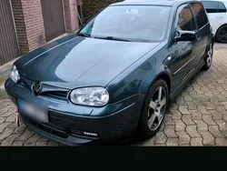 Grau Gebraucht 2002 VW Golf IV Kleinwagen | 2.800 € (Etwas zu teuer)