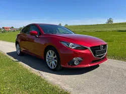 Rot Gebraucht 2015 Mazda 3 Limousine | 8.490 € (Fairer Preis)
