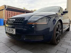 Blau Gebraucht 2002 Audi TT Roadster Design Cabrio | 7.500 € (Guter Preis)