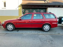 Rot Gebraucht 1997 Opel Vectra Exklusiv Kombi | 5.500 €
