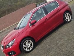 Rot Gebraucht 2017 Peugeot 308 Allure Limousine | 8.900 € (Guter Preis)