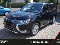 Rubinschwarz Gebraucht 2020 Mitsubishi Outlander P-HEV Plus SUV | 22.890 € (Fairer Preis)