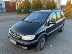 Schwarz Gebraucht 2003 Opel Zafira Van / Kleinbus | 1.450 € (Fairer Preis)