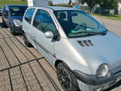 Silber Gebraucht 2001 Renault Twingo Kleinwagen | 2.850 € (Etwas zu teuer)