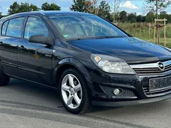 Schwarz Gebraucht 2008 Opel Astra Innovation Limousine | 3.000 € (Fairer Preis)