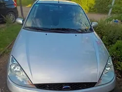 Silber Gebraucht 2004 Ford Focus Limousine | 1.950 € (Fairer Preis)