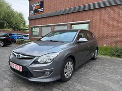 Grau Gebraucht 2012 Hyundai i30 Edition Limousine | 1.990 € (Fairer Preis)