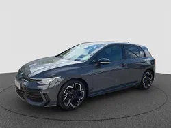 Grau Gebraucht 2024 VW Golf VIII R-line Limousine | 32.990 € (Fairer Preis)