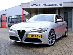 Grau Gebraucht 2017 Alfa Romeo Giulia Super Limousine | 17.750 € (Guter Preis)