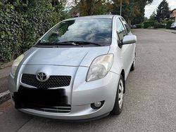 Silber Gebraucht 2007 Toyota Yaris Kleinwagen | 2.500 € (Fairer Preis)
