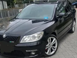 Schwarz Gebraucht 2012 Skoda Octavia RS Kombi | 5.800 € (Superpreis)
