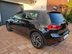 Schwarz Gebraucht 2018 VW Golf VII Kombi | 13.345 € (Guter Preis)