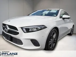 Weiss Gebraucht 2018 Mercedes A180 Limousine | 17.590 € (Guter Preis)